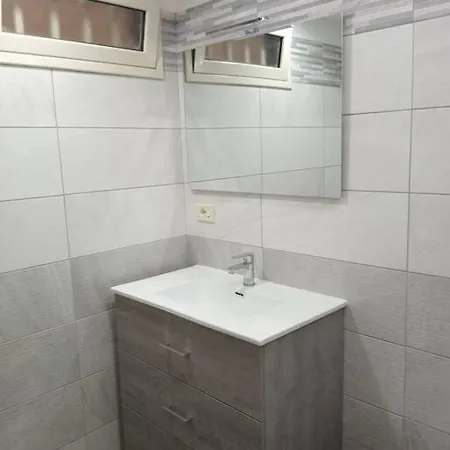 Casa Intera 1 Km Dalla Lägenhet