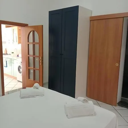 Casa Intera 1 Km Dalla Catania